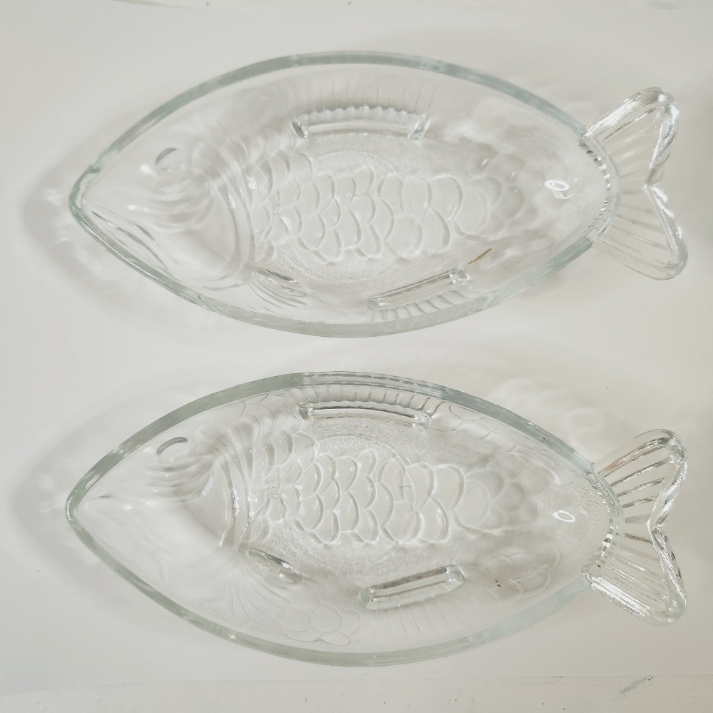 Pair of Ankerglass vintage clear glass fish dishes